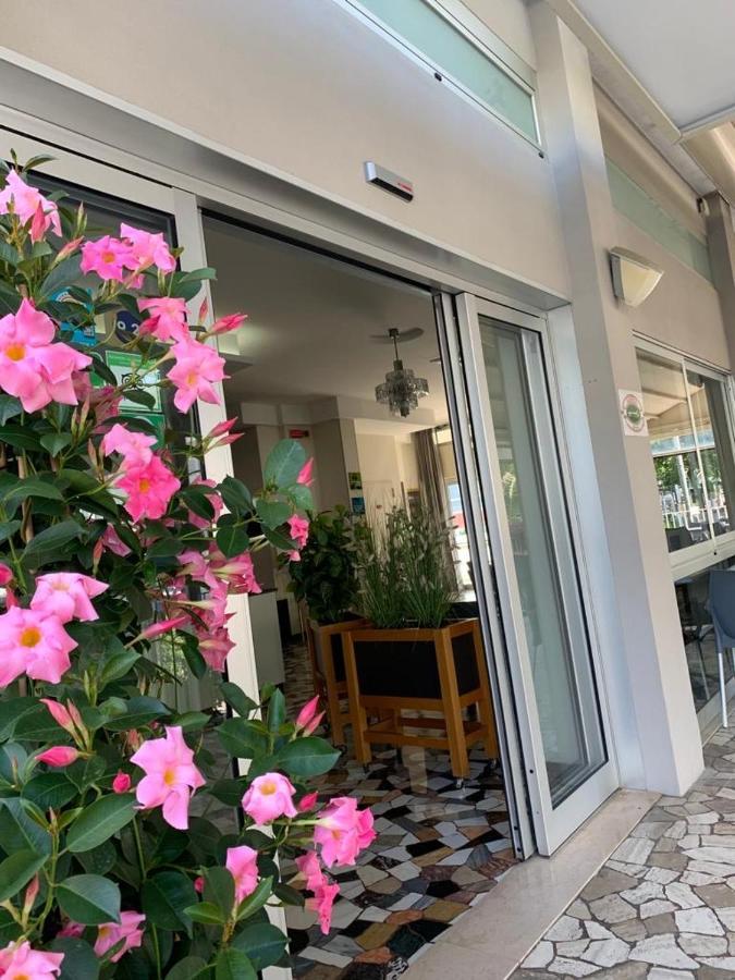 Hotel Haway Rimini Exterior photo