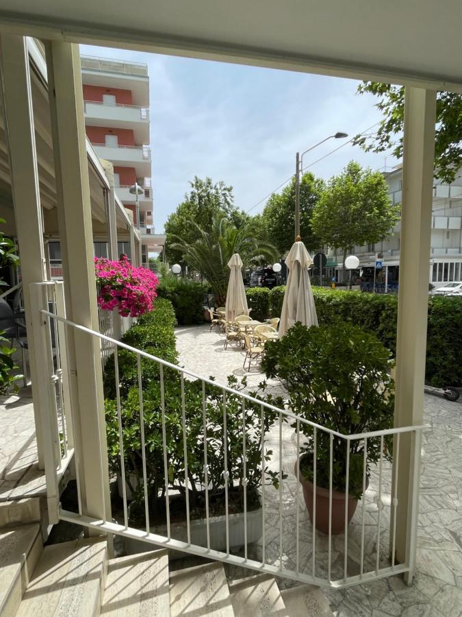 Hotel Haway Rimini Exterior photo