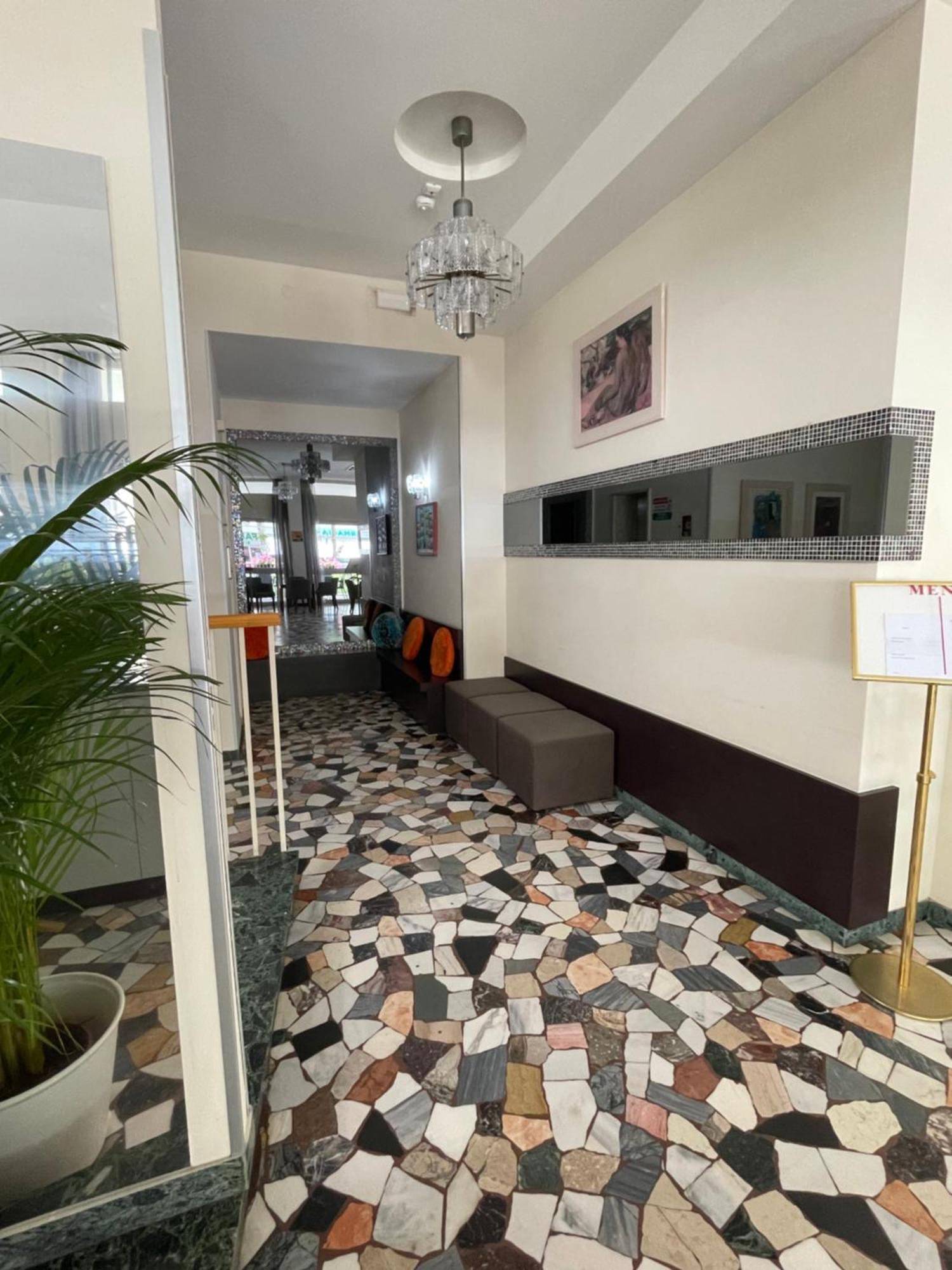 Hotel Haway Rimini Exterior photo